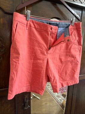 Tommy Hilfiger Coral Flat Front Men's Chino Shorts